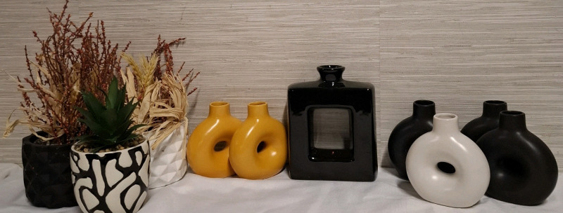 10 New Assorted Home Decor Items