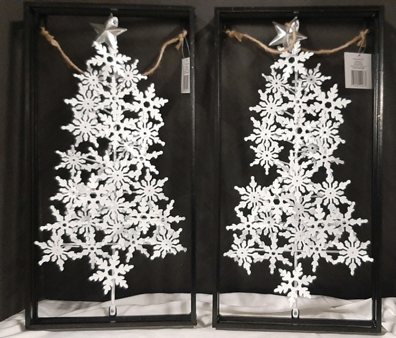 2 New Hangable Christmas Tree Decor (20"&times;10")
