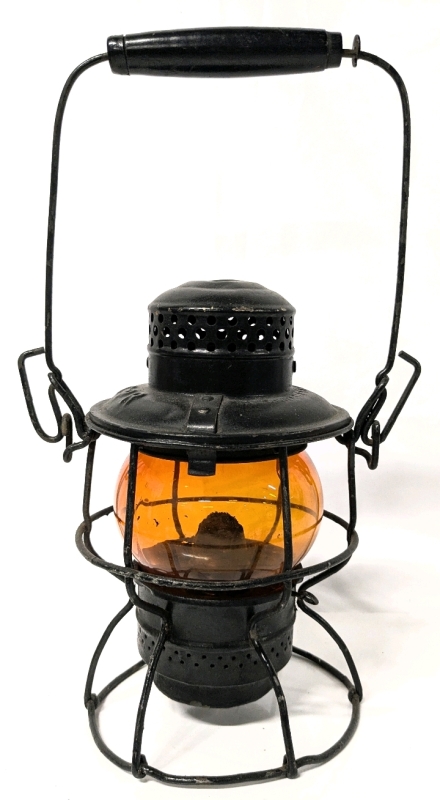 Very Old C.P.R. Railroad Lantern With Original Orange Glass Globe - HE HIRAM L PIPER CO LTD - 14.25" Tall Incl Handle