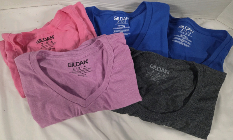 5 New | Size M Women's Variety GILDAN Tees
