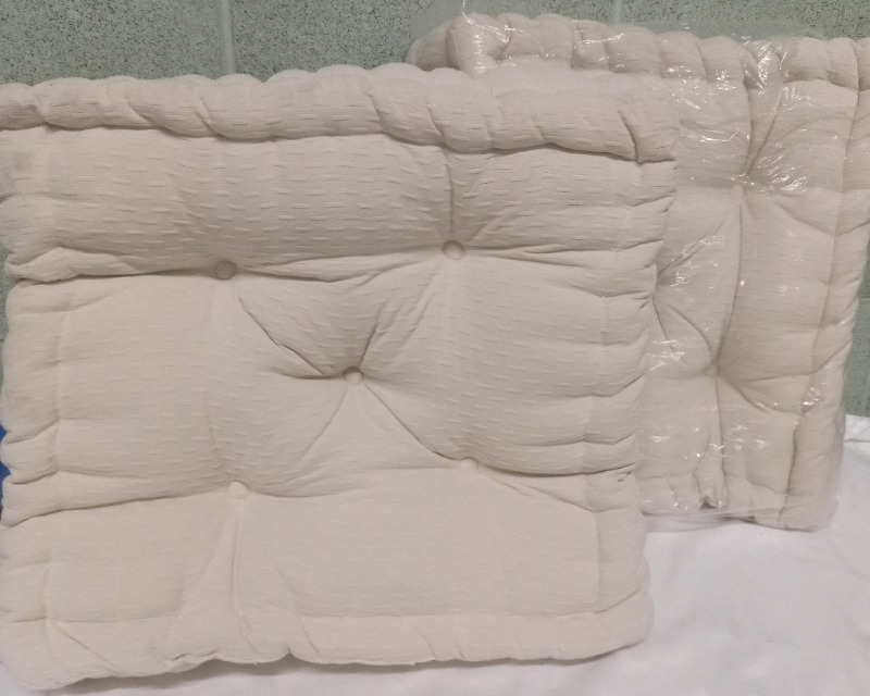 2 New 19" x 19" Super Squishy Square Cushions