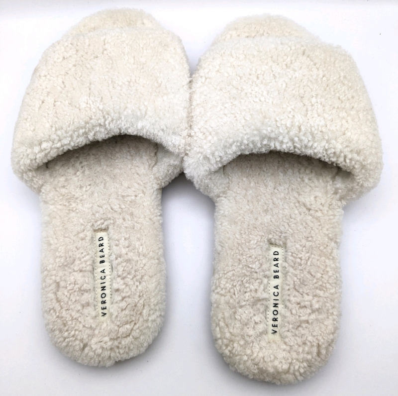 VERONICA BEARD Real Dyed New Zealand Lamb Fur Slides / Slippers (Size 8M)