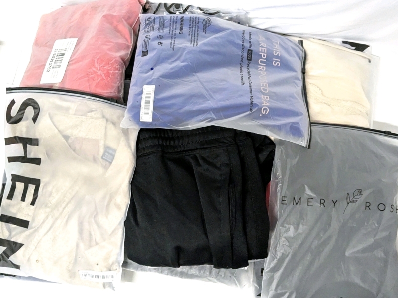 15 New Pieces/Packs Size 0XL-4XL Mixed Clothing : Assorted Styles, Seasons, Genders, Colours, Makers + More