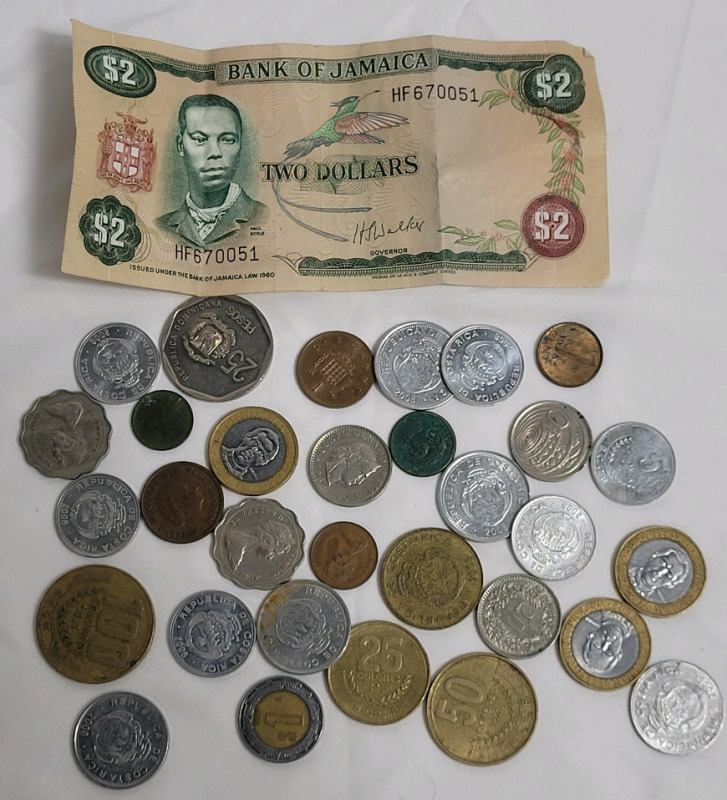Caribbean Nations Bank Note & Coin Lot . Bahamas , Costa Rica , Jamaica & Dominican Republic .