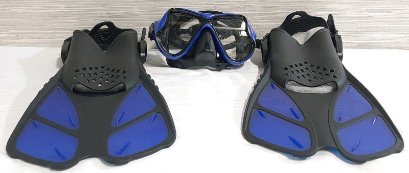 New Blue Diving Fins & Tempered Glass Eye Glasses for Diving (Fins Listed to fit Size 9/13 Feet)