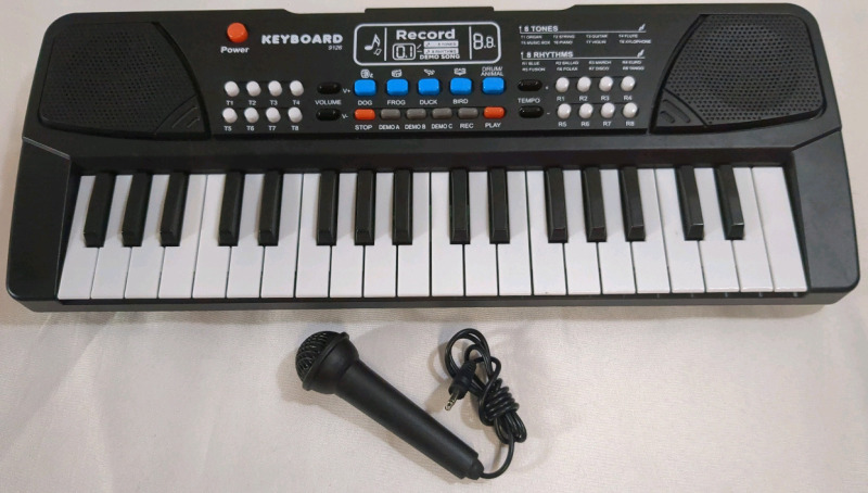 New Kids Electronic Keyboard (37 keys) With Mic Approx 17x7 Inches