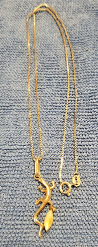 Sterling Gecko necklace 18" box chain