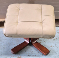 Great Foot Rest With Wooden Legs 18.5" Long & 15" Wide & Tall