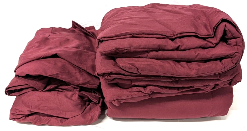 As-New FULL Size BEDS&Uuml;RE 7-Piece Bed in a Bag - Solid Red Plaid D6 - 82" &times; 86"