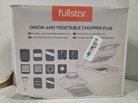 As New | Onion and Vegetable Chopper Plus | Includes 9 Parts | Box Measures 9&frac12;" x 11&frac12;"