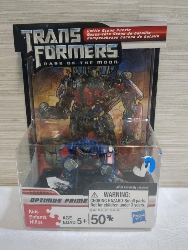 New Optimus Prime Transformers Dark of the Moon Battle Scene Puzzle & Figure