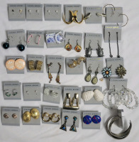 30 Pairs Assorted Pierced Earing Sets .