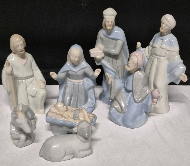 8 Ceramic Nativity Scene Figures