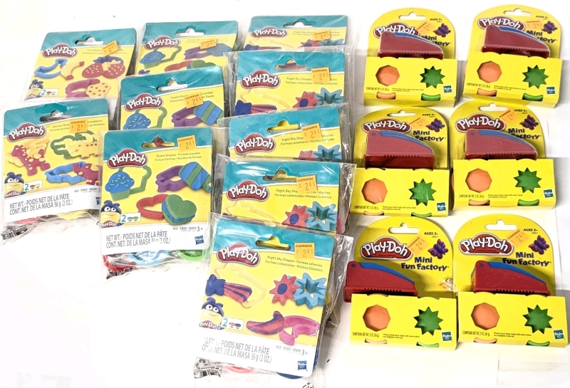 16 New PLAY-DOH : 5&times; Night Sky Shapes, 3&times; Sweet Shapes, 1&times; Fruit Shapes, 1&times; Animal Shapes, 6&times; Mini Fun Factories