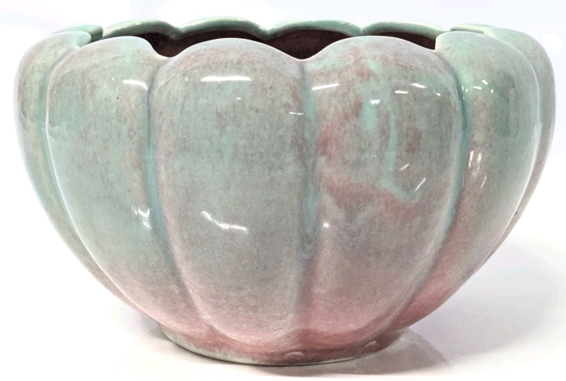 Lovely Vintage West Coast Pottery California #916 Pastel Petal Bowl - 4" Tall