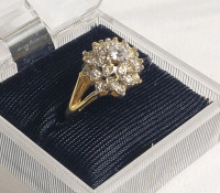 18 KGE Ladies Ring - Size 7.5
