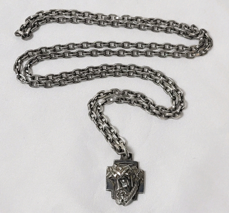 Creed Sterling Silver Pendant & Chain . Pendant Inscribed with " Love Forever " on Back . Chain measures 26" long . Total Weight 32g
