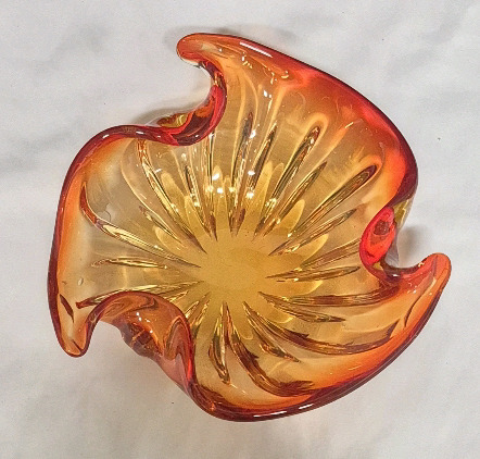 Stunning Murano Style Glass Art 6.75" Diameter