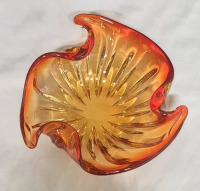 Stunning Murano Style Glass Art 6.75" Diameter