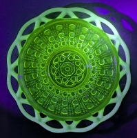 STUNNING Vintage Unsigned Imperial Open Lace Edge Uranium Vaseline & Custard Glass Plate - 7.25" Diameter, No Chips or Cracks