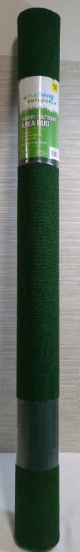New True Living Indoor/Outdoor Area Rug 52x71 inches