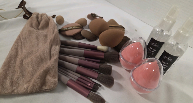 New | Beauty Application Lot | Includes 13 Brushes, 11 Beauty Blenders & Sponges & 2 59.1mL Bottles of Brush Cleaner Spray