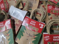 60 New | 6&frac12;" x 5" Holiday Themed Gift Bags | 12 Packs of 5