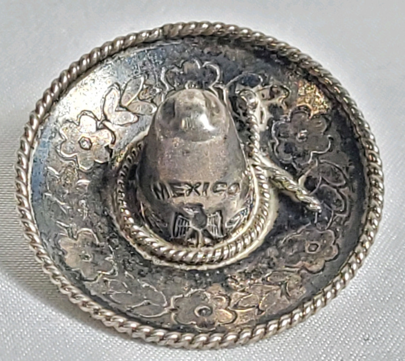 925 Silver Sombrero " Mexico " Brooch . See photos for size .