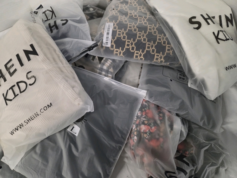 12 New Packages Kids Size 6Y-9Y Mixed Clothing : Assorted Styles, Seasons, Genders, Colours, Makers + More