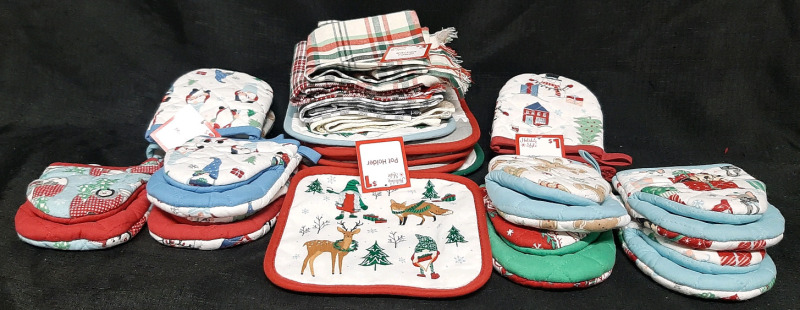 7 New Holiday Pot Holders (8" Square), 4 Kitchen Towels (14"&times;24") & 11 Mini Mitts