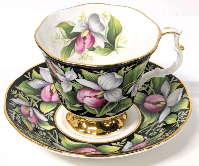 ROYAL ALBERT Provincial Flowers Teacup & Saucer : Lady's Slipper 1975 - Shallow Chip in Saucer, Still Rings True