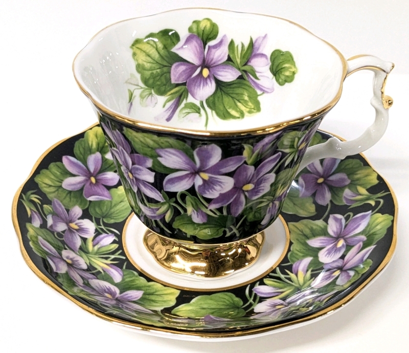 ROYAL ALBERT Provincial Flowers Teacup & Saucer : Purple Violet 1975 - Rings True