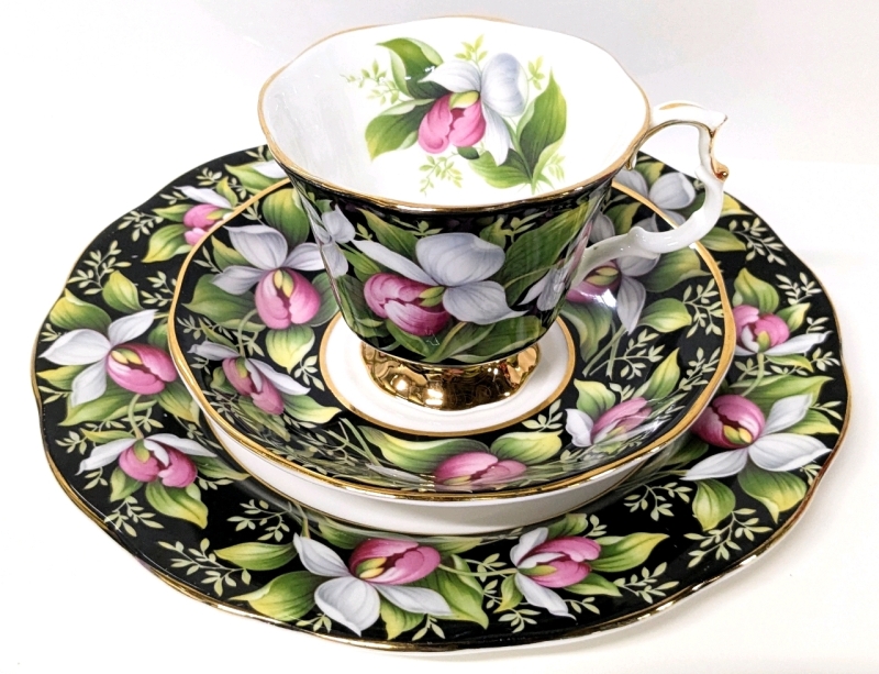 ROYAL ALBERT Provincial Flowers Teacup & Saucer : Lady's Slipper 1975 - Rings True