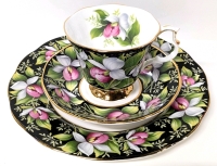 ROYAL ALBERT Provincial Flowers Teacup & Saucer : Lady's Slipper 1975 - Rings True