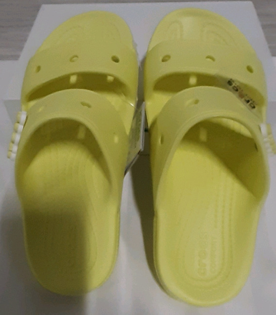 New Classic Sandal Crocs Men's 4 or Ladies 6