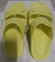 New Classic Sandal Crocs Men's 4 or Ladies 6