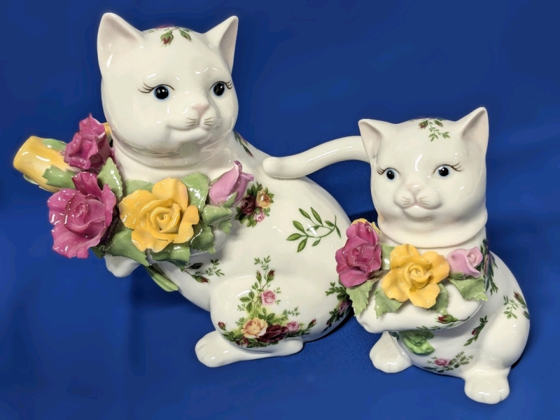 ROYAL ALBERT Old Country Roses 1962 Cat Tea Pot, Creamer & Sugar Dish - No Cracks, Teapot's Petals & Leaves Chipped - 5.25" - 7.75"
