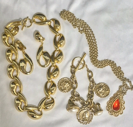 Vintage Chunky Jewelry - Neckace & Clip on Earring Set