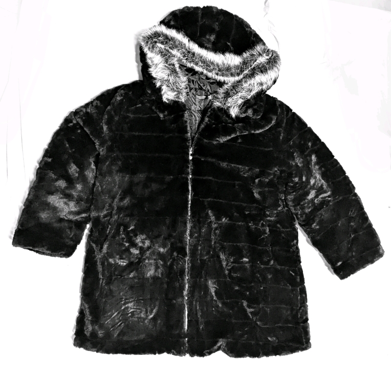 New Size 2XL Women's Super Soft Faux Fur Winter Coat With Attached Hood