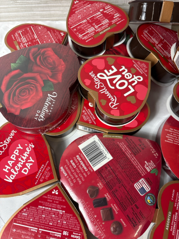 41+ New Assorted | Russel Stover Love you Assorted milk and Dark Chocolates | Earliest BB:06/01/25 *Designs May Vary*