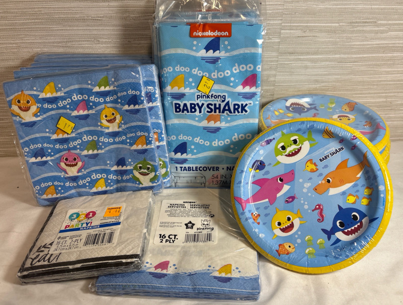 9 Baby Shark Table Cover measures 54"*84"| 8 Baby Shark Mini plates measures 6.3/4" | 1 Party Napkin of 16 CT. 2 Ply