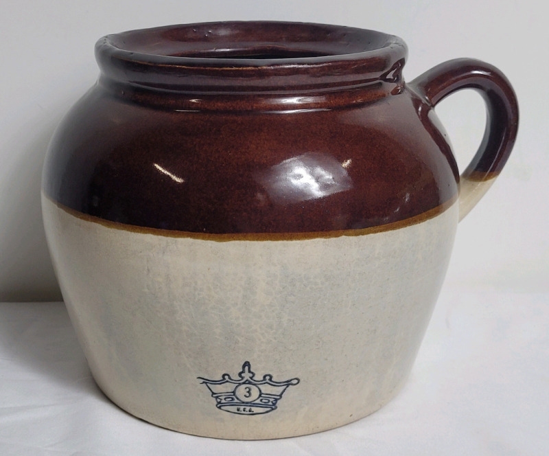 Vintage Durgin-Park Market Dining Rooms USA Boston Mass. Bean Pot Crock Pot . No chips or cracks
