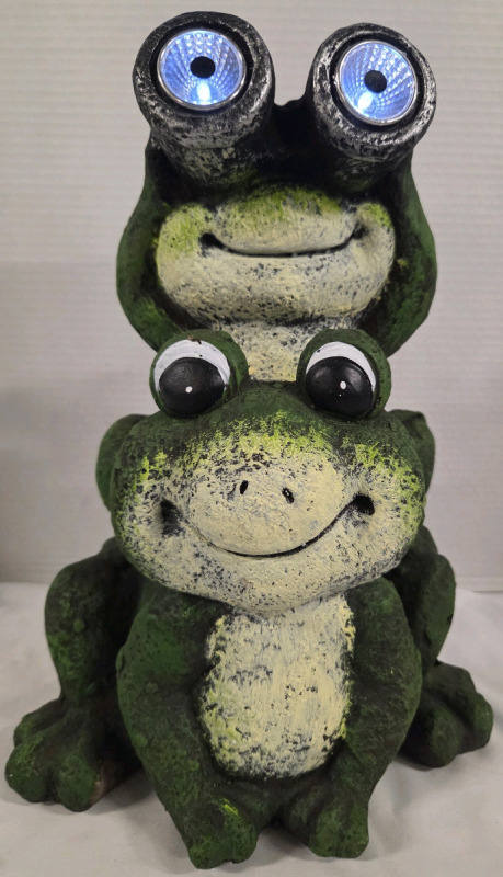 New | 14" Adorable Peeking Frog Statue w/ Solar Power LED Binoculars