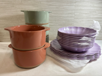 Assorted 18 pcs of Ceramic and Melamine dishes| 5 New Ceramic Soup Bowl measures 6.30"*4.92"*2.95" | 5 New Melamine Plates measures 10"*10"*0.75" | 8 New Melamine Bowl measures 7"*7"*1.57"