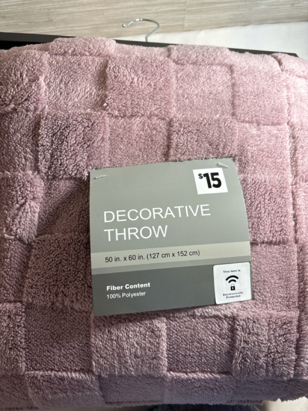 New Decorative Throw measures 50"*60"