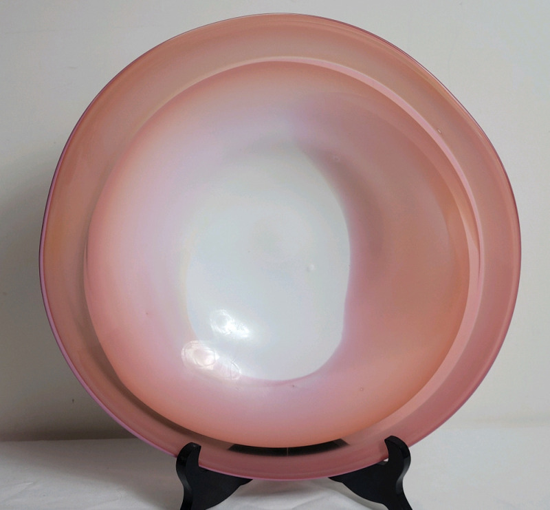Vintage Morna Tudor Art Glass Bowl , Various Pink Shades and White . Measures 12" diameter . No chips or cracks . Signed by Canadian Artist Morna Tudor