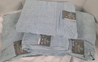 4 New | Comfort Bay Grand Luxe Bath Towels | Measures 30" x 52" Ea.