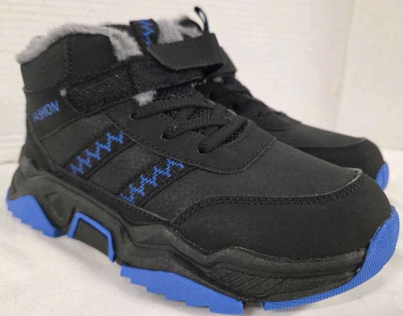 New | Size 33 Kids Insulated Runners