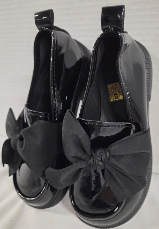 New | Size 32 Kids Dress Shoes w/ Bow