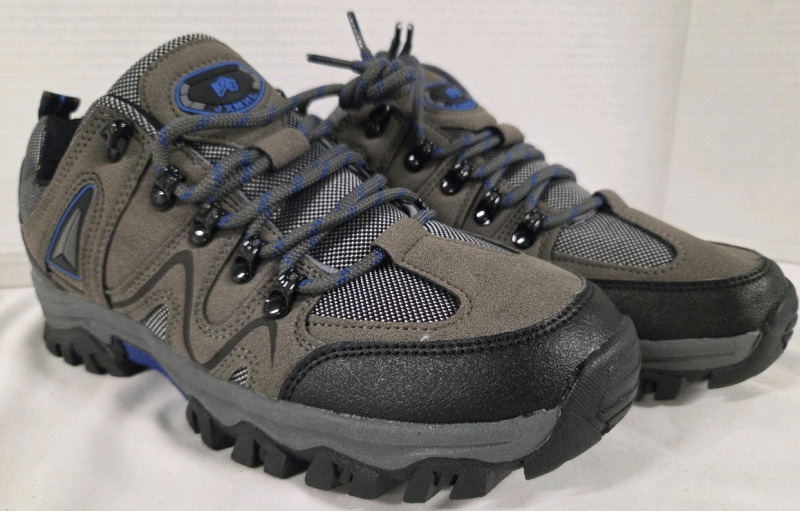 New | Size 42 Men's Sturdy Hiking Shoes